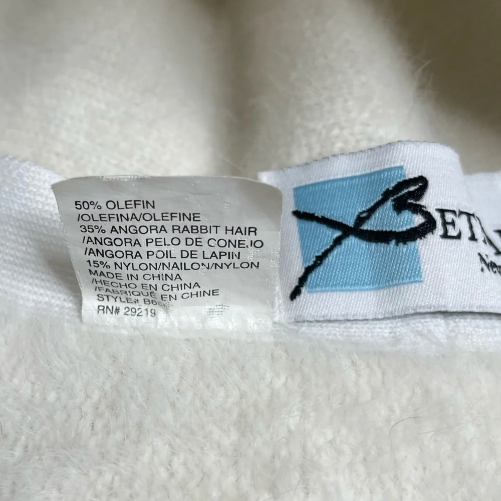 Vintage Betmar New York Angora Blend Off White Fuzzy Bucket Hat Women Y2K - Picture 8 of 9
